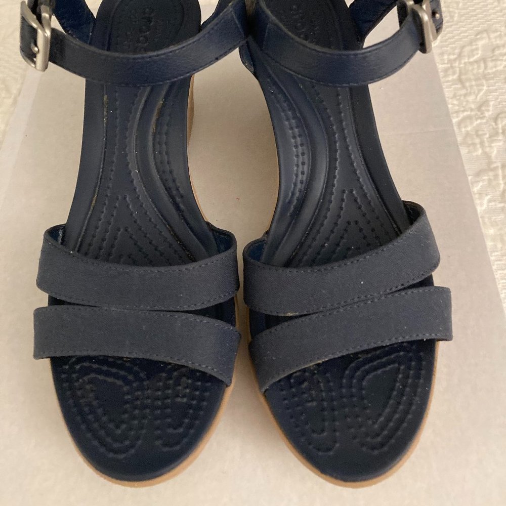 Women's size 9 Navy Crocs Wedge Sandals